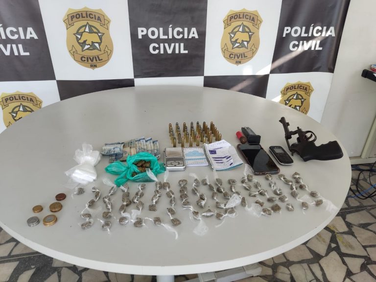 Polícia Civil apreende drogas e prende suspeito de envolvimento com o tráfico, em operação no Bairro Santo Antônio em Mossoró