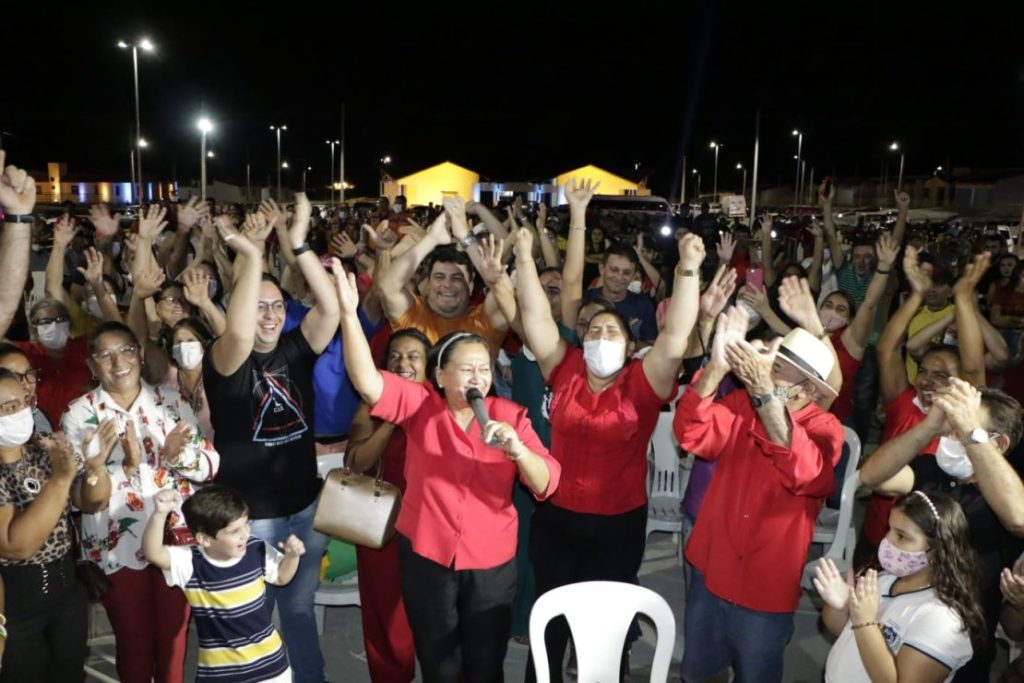 Fátima bate 51% e Carlos lidera com 32% para o Senado, aponta pesquisa