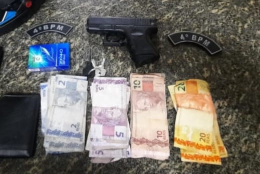 4° BPM localiza veículo roubado e prende dupla portando simulacro de arma de fogo