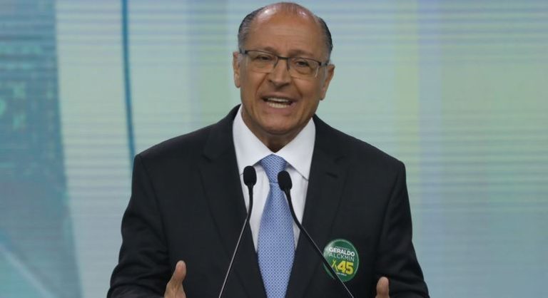 TSE nega pedido de Alckmin para remover vídeos dele criticando Lula da campanha de Bolsonaro