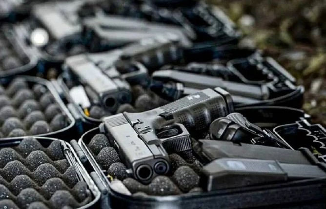 STF tem maioria para manter restrição de compra de armas e munições