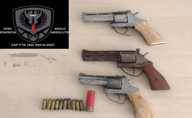 Casal é preso em Natal com armas de fabricação artesanal e munições que seriam enviadas para Paraíba
