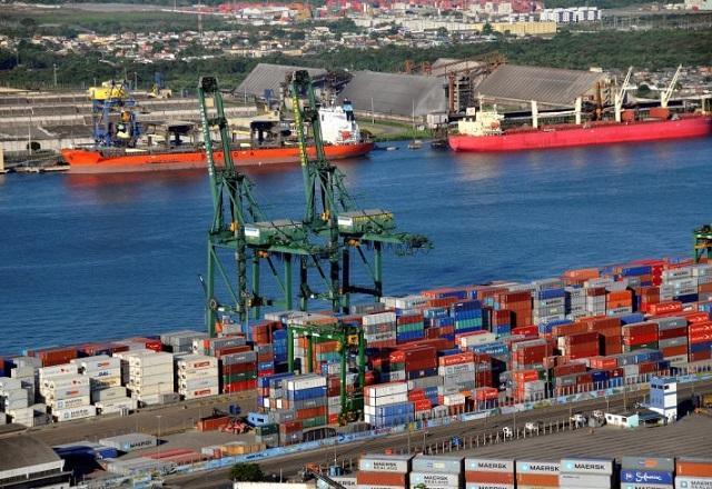 Balança comercial do Brasil tem saldo positivo de US$ 4,16 bilhões em agosto