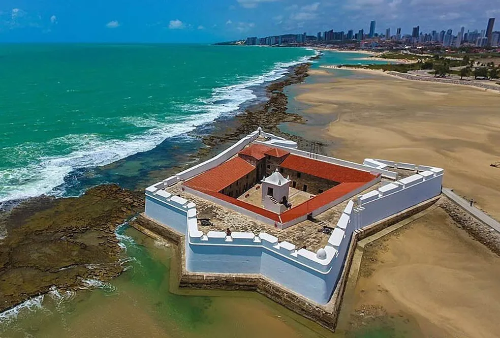 Casal é assaltado durante caminhada no Forte dos Reis Magos