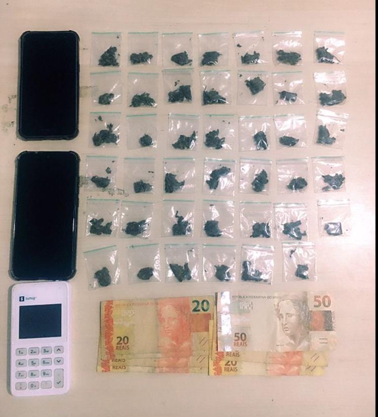 9° BPM prende suspeito de tráfico de drogas no bairro de Felipe Camarão
