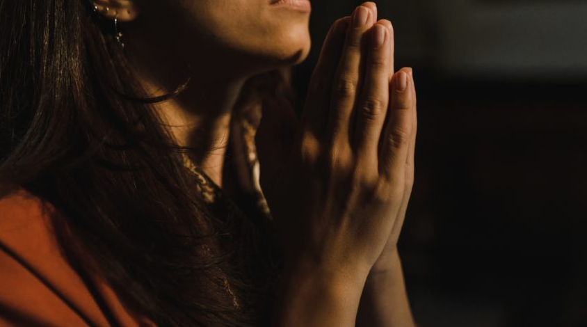 54% não votariam em quem não acredita em Deus, diz PoderData