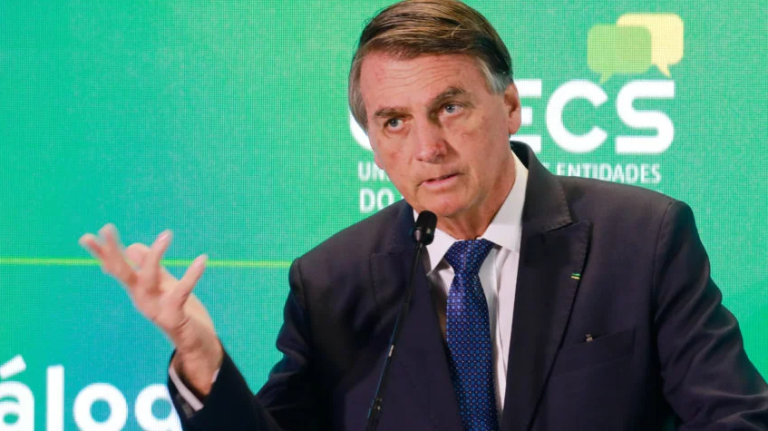 Lula pretende indicar Bonner para o STF, diz Bolsonaro