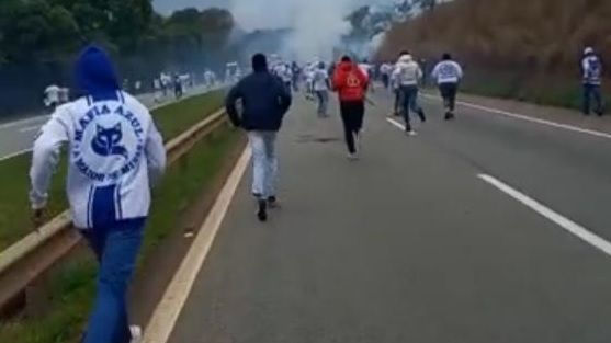 Emboscada e briga de torcedores do Palmeiras e Cruzeiro deixam feridos