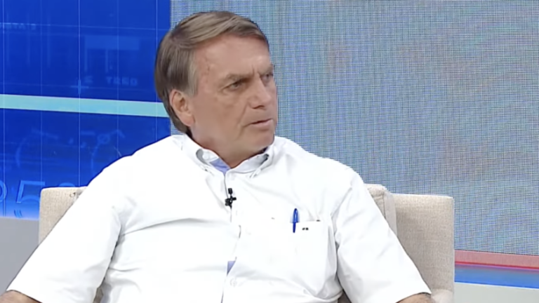 STF interfere e atrapalha muito o destino da nação, diz Bolsonaro