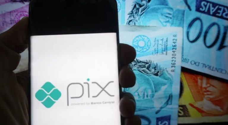 Aneel propõe tornar o Pix uma opção de pagamento obrigatória na conta de luz