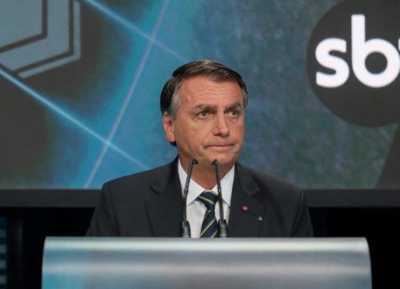 “Judicialização do STF contra o Executivo é clara”, diz Bolsonaro em debate presidencial