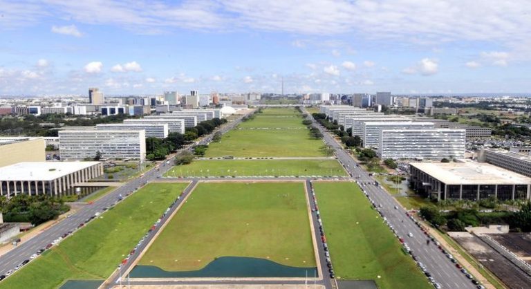 Governo federal reserva R$ 14,2 bilhões para reajuste de servidores em 2023