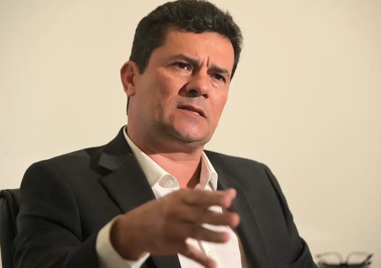 Moro critica PT e chama busca e apreensão em sua casa de “abusiva”