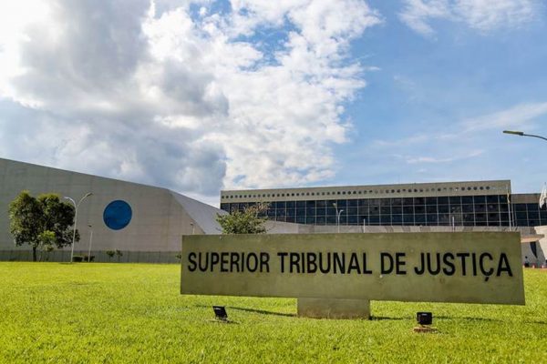 STJ decide que juízes podem determinar prisão e penhora de bens por atraso de pensão no mesmo processo