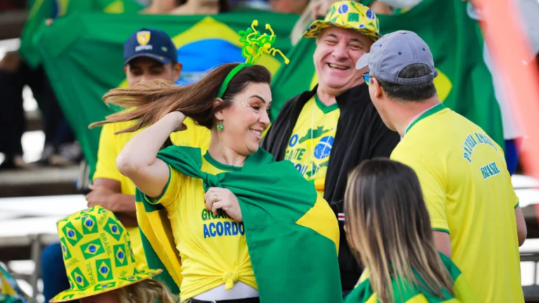 Militares “garantirão” eleitores de verde e amarelo, afirma Bolsonaro