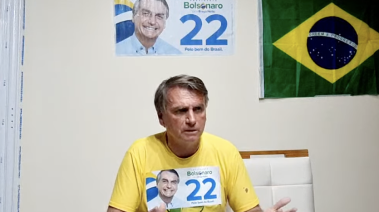 Moraes passou dos limites ao “mexer” com Michelle, diz Bolsonaro