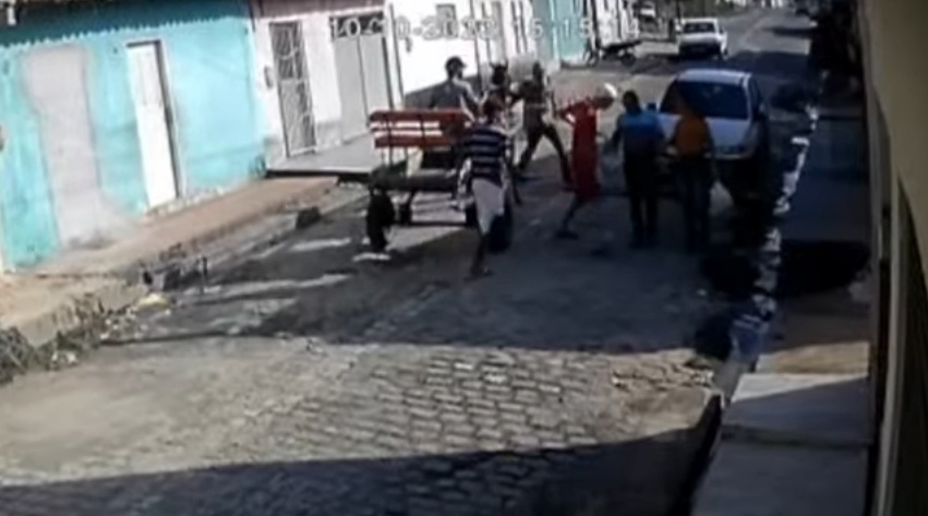 Bandidos usam charrete para assaltar em Parnamirim