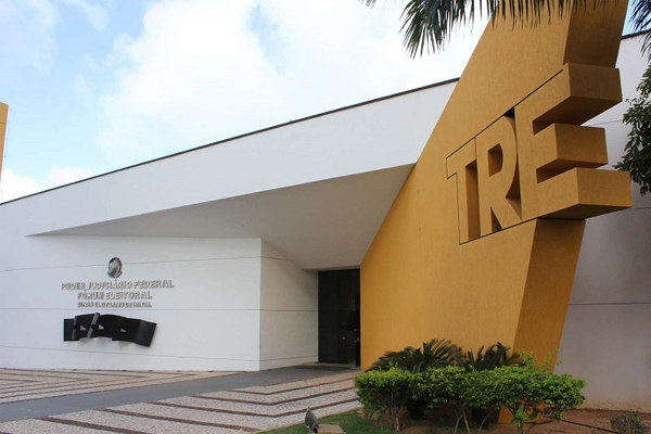 TRE proíbe uso da UFRN para propaganda eleitoral