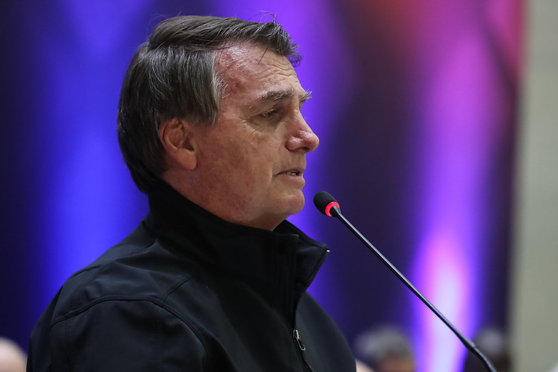 Bolsonaro se reúne com ministros e avalia discurso sobre resultado das eleições