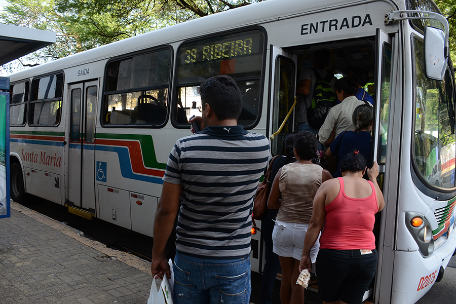 Fetronor diz que prefeituras terão que arcar com custos do transporte gratuito no 2º turno