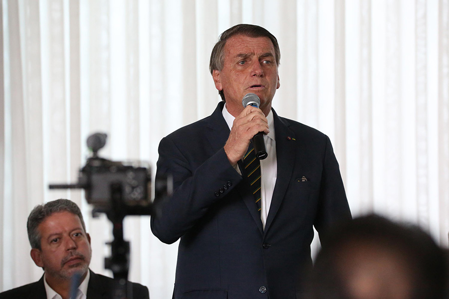 Governo Bolsonaro é reprovado por 39% e aprovado por 38%
