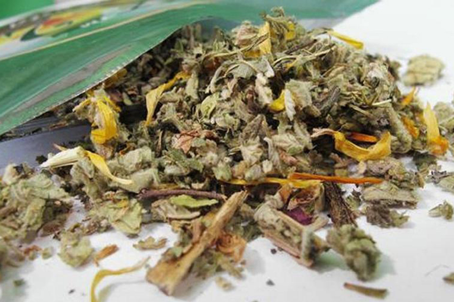 Efeito zumbi, pânico e violência: droga K2 chega ao Brasil e alerta autoridades