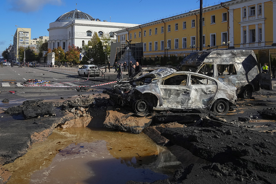 Após ataque à ponte, Rússia faz maior bombardeio a Kiev em quatro meses