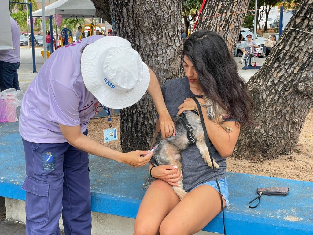 Natal realiza vacinação antirrábica casa a casa neste sábado