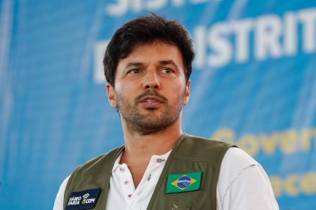 Fabio Faria se diz “arrependido” por denúncias sobre inserções