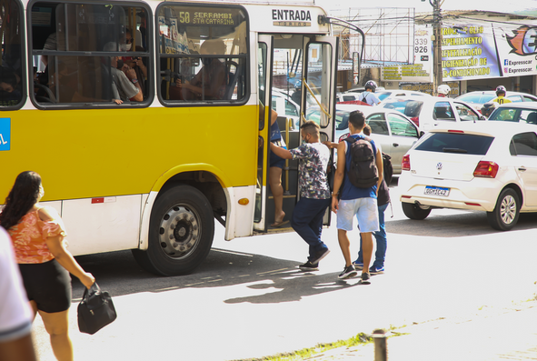 Justiça dá prazo de uma hora para Prefeitura de Natal colocar 100% da frota