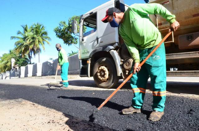 Prefeitura segue com operação tapa buracos em bairros da zona Norte