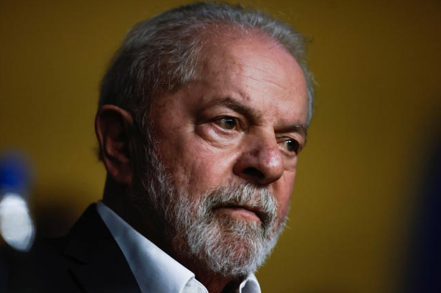 TSE proíbe campanha de Bolsonaro de chamar Lula de ladrão