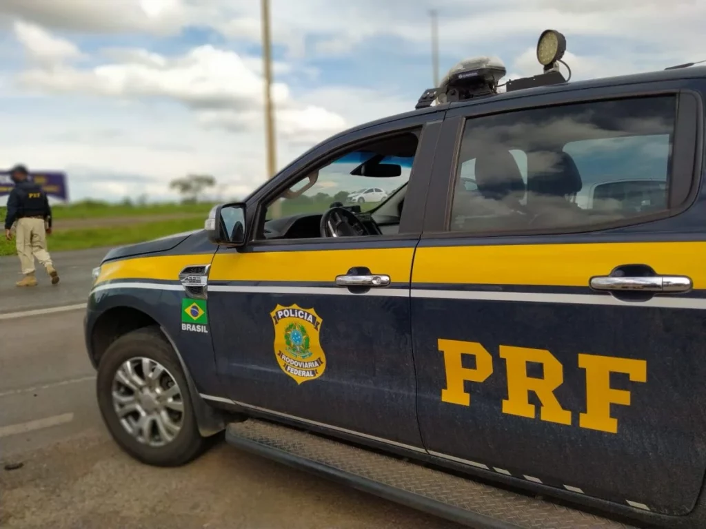 PRF cumpre mandado de prisão em Canguaretama/RN