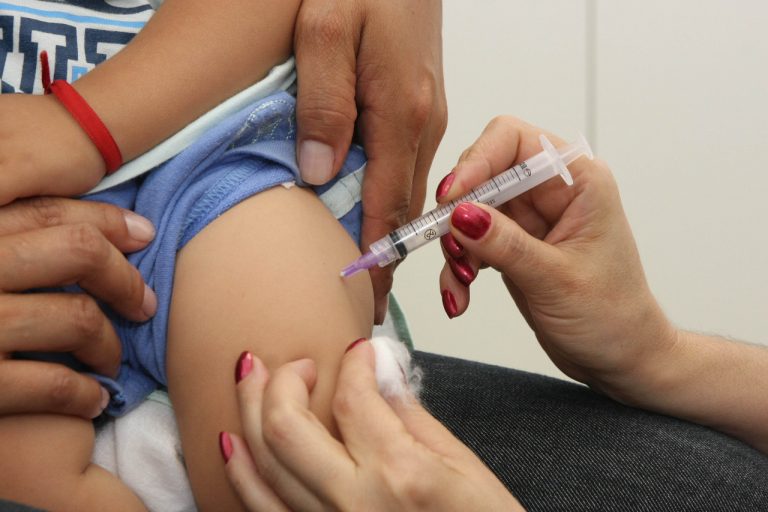 Aplicação da vacina contra a meningite atingiu apenas 53% do público-alvo no RN