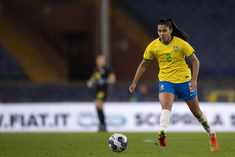 Antonia comemora bom momento na seleção brasileira e no Levante