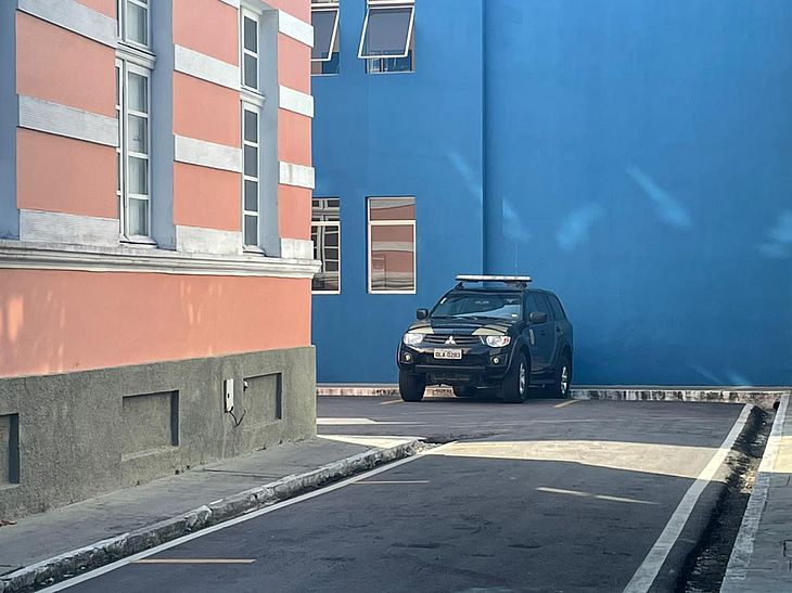 PF cumpre mandados na Assembleia Legislativa e no Palácio do Governo