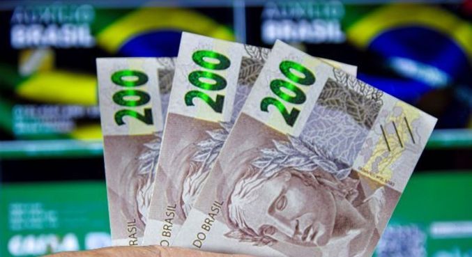 Caixa e outros 11 bancos começam a oferecer consignado aos beneficiários do Auxílio Brasil