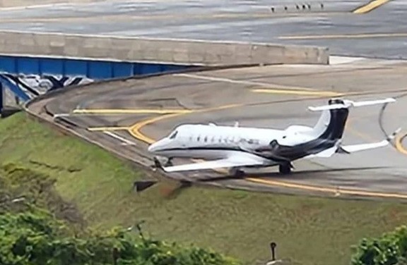 Pneus de avião estouram durante pouso e pista do aeroporto de Congonhas é interditada