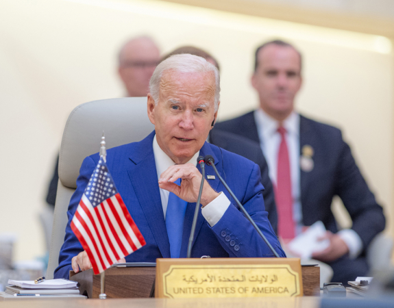 Biden anuncia perdão a 6,5 mil condenados por posse de maconha nos EUA