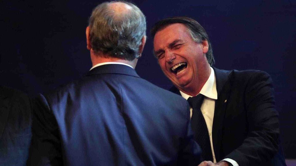 Bolsonaro herda mais votos de Ciro do que Lula, diz Datafolha