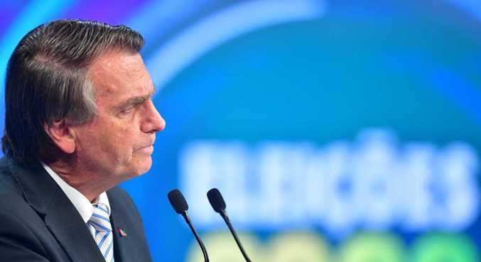 Bolsonaro critica ausência de Lula em debate: ‘Se está fugindo, é porque deve alguma coisa’