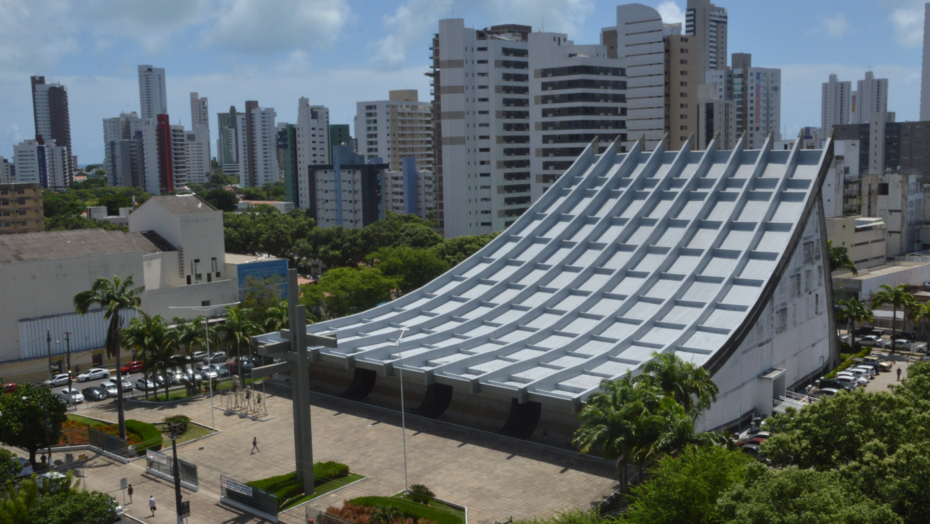 Mais um pai denuncia padre por assédio contra adolescente