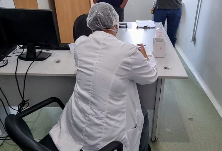 Enfermeira é presa suspeita de comprar diploma falso de médica e apresentar no Conselho Regional de Medicina no RN