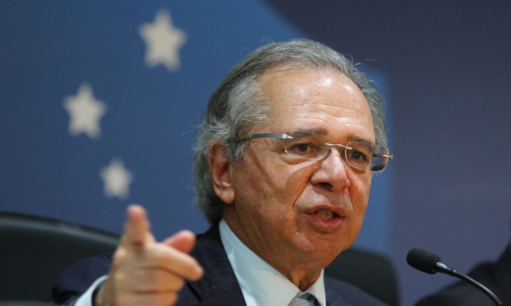 Brasil deverá fechar as contas no azul pela primeira vez em oito anos, diz Paulo Guedes