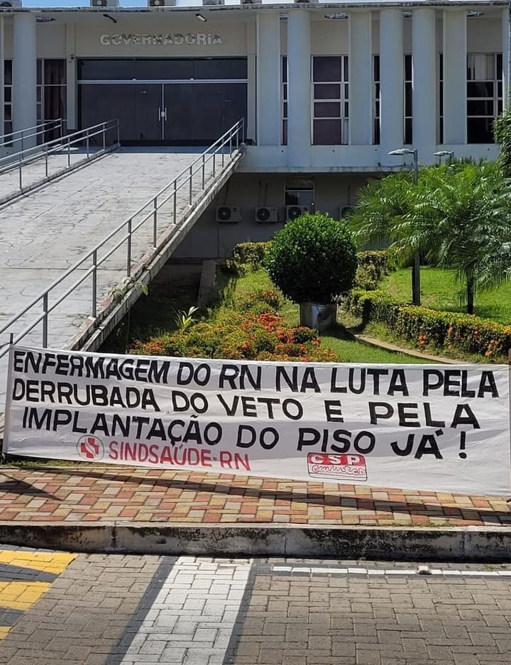 Com ato na governadoria, servidores da saúde do RN fazem paralisação de 24 horas