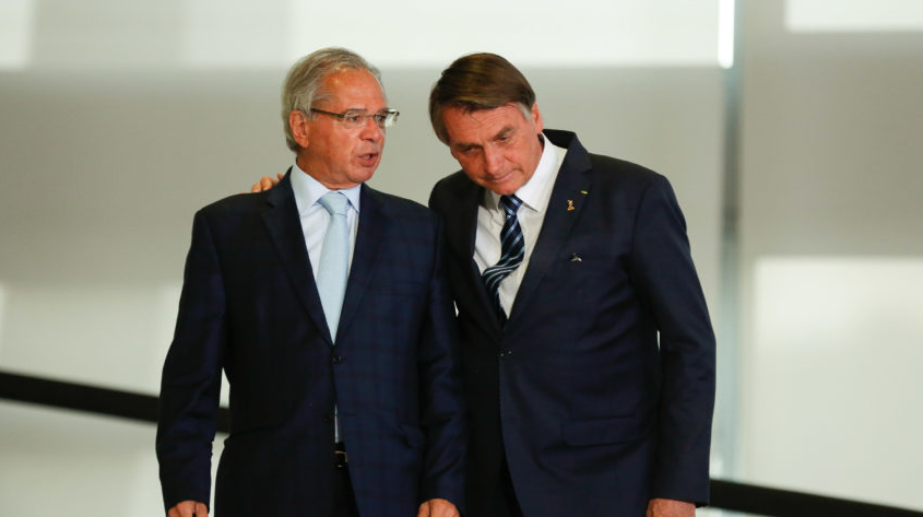 Bolsonaro diz que não sabe se, “pela idade”, Guedes ficará