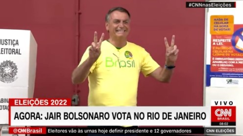 Jair Bolsonaro vota na Vila Militar no Rio de Janeiro