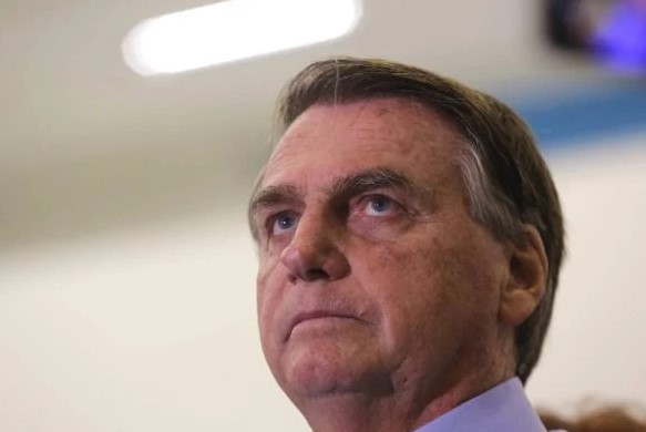 Após sair nova pesquisa Ipec, Bolsonaro reage: “Recomeçou a palhaçada”