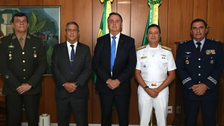 Eleições 2022 Bolsonaro reúne ministros e comandantes das Forças Armadas para discutir ação no TSE