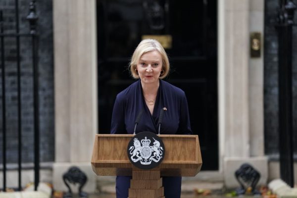 Primeira-ministra do Reino Unido, Liz Truss renuncia ao cargo